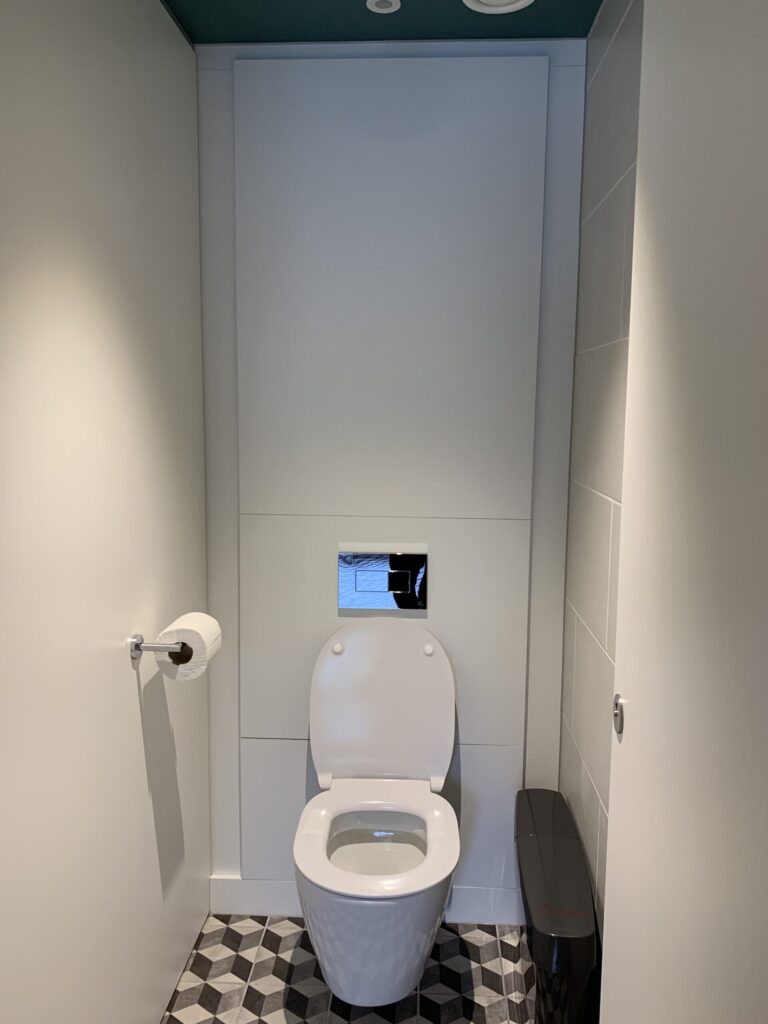 Sylan inside cubicle
