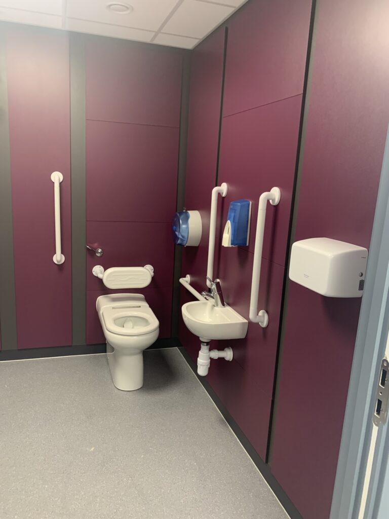 Accessible washroom cubicle