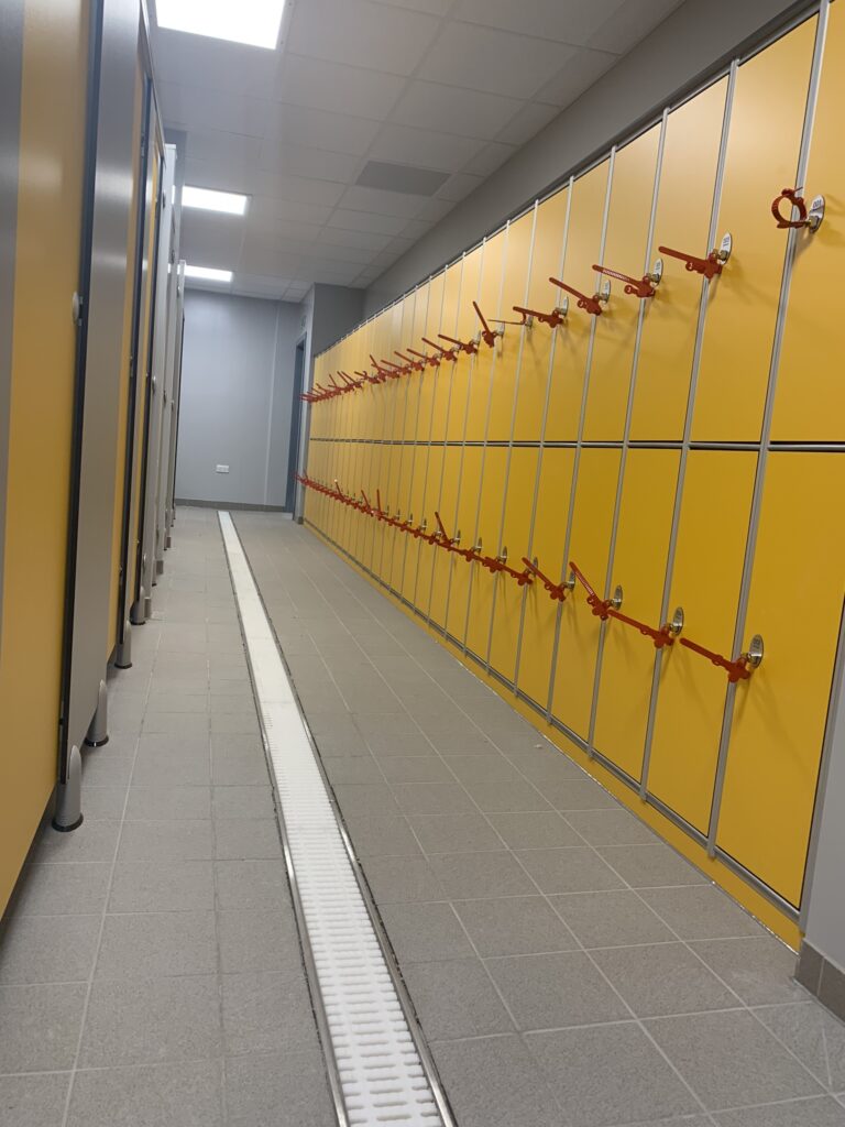 Venesta Award changing cubicles and aluminium lockers with Solid Grade Laminate doors