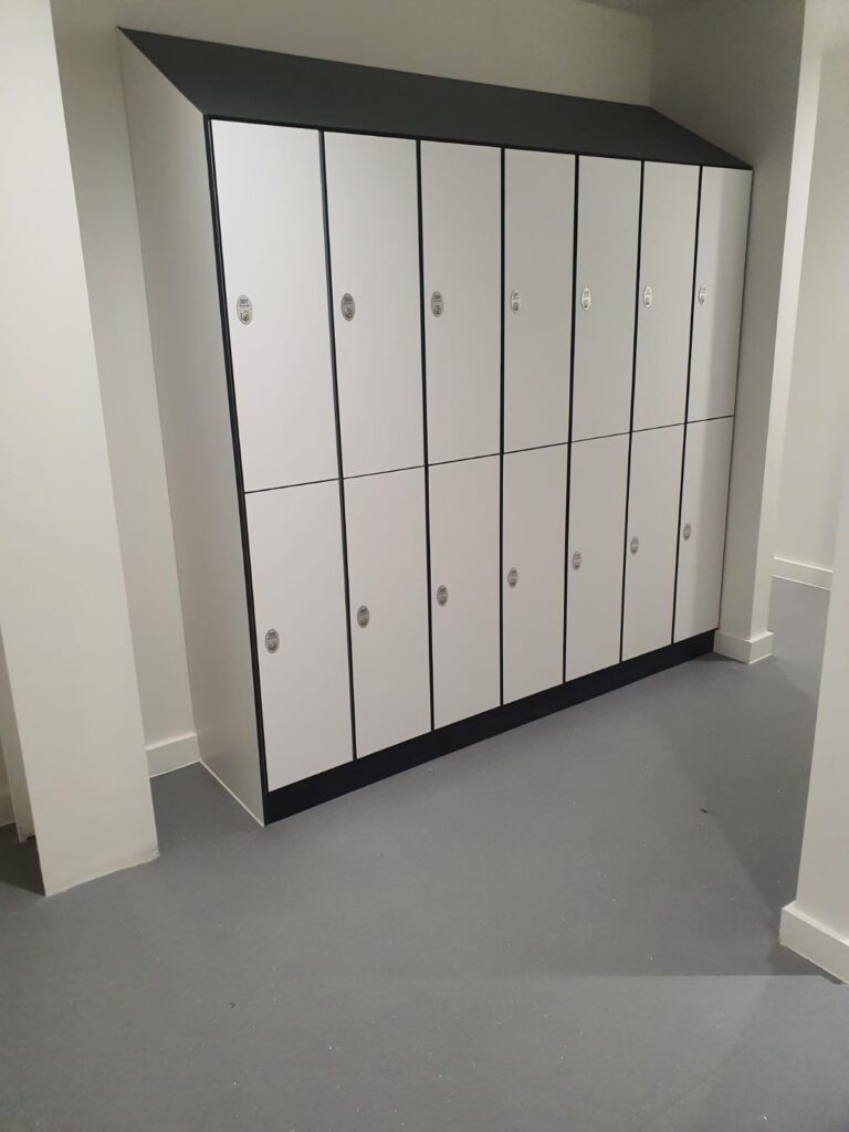 Lockers with sloped top 2