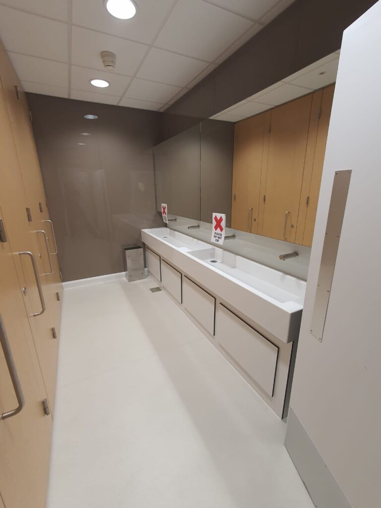Venesta Solid Surface washtrough