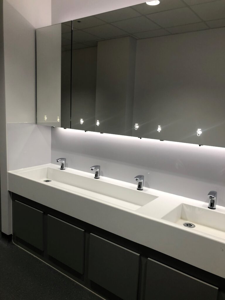 Ladies washtrough