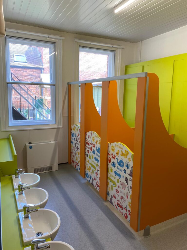 Venesta Genesis cubicles side view 2