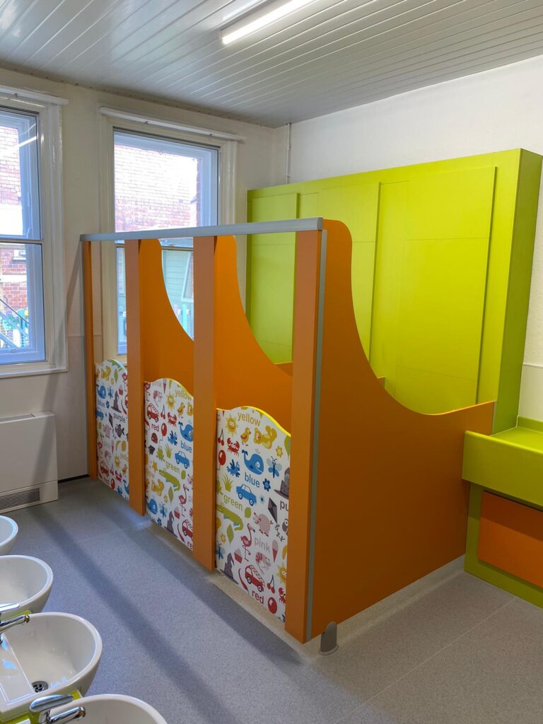 Venesta Genesis cubicles side view 3