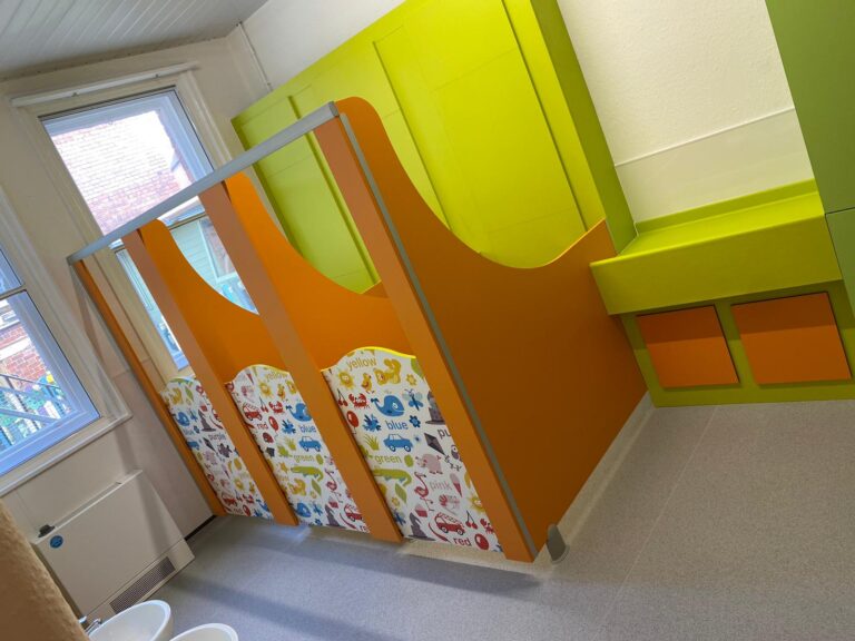Venesta Genesis cubicles side view