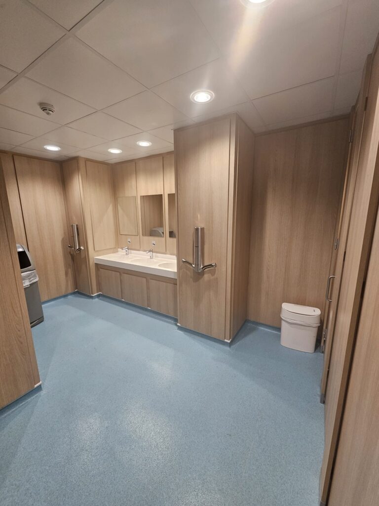 Hospital washroom installation