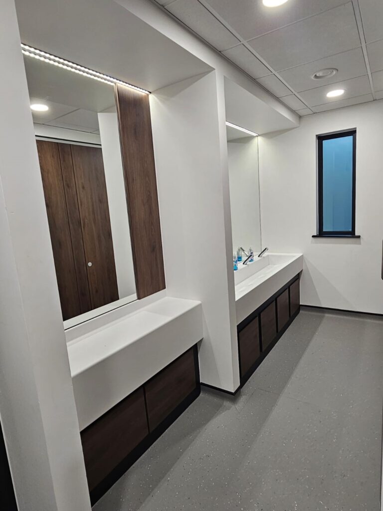 Solid surface washtrough