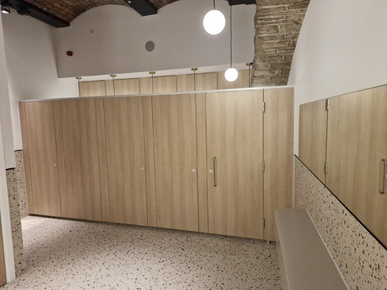 Venesta toilet cubicles