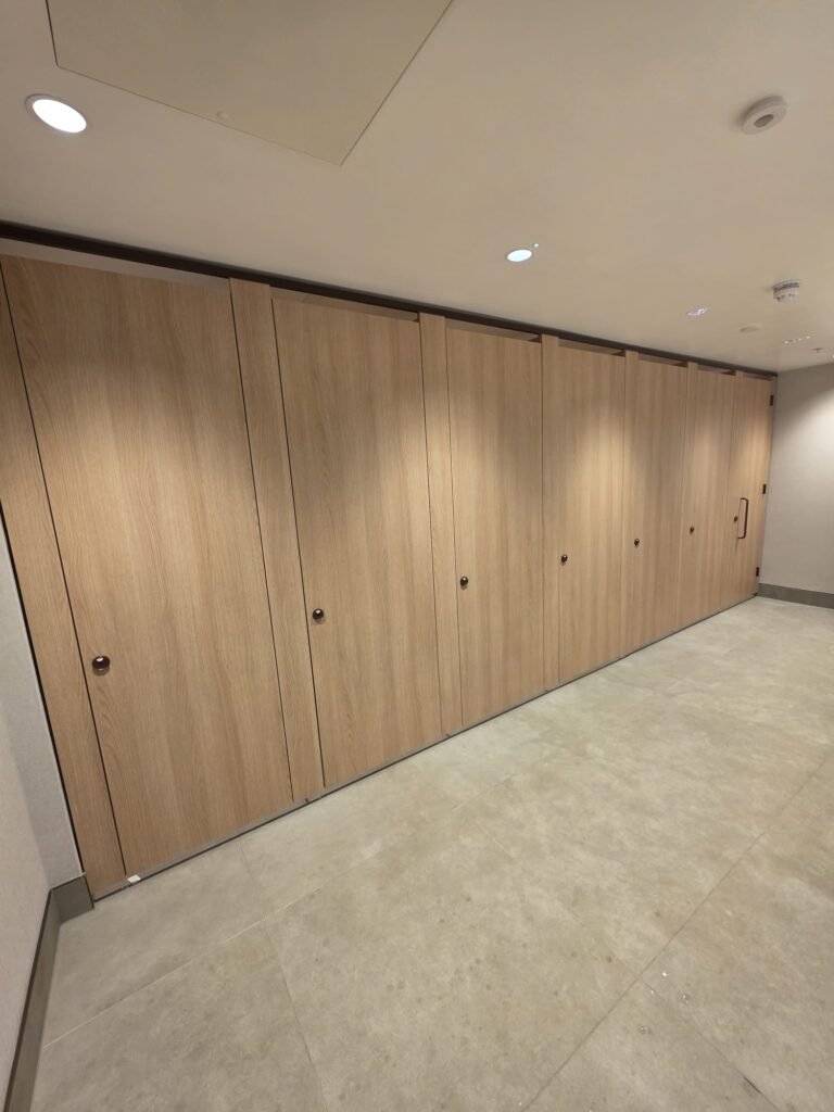 Installation of complete privacy toilet cubicles